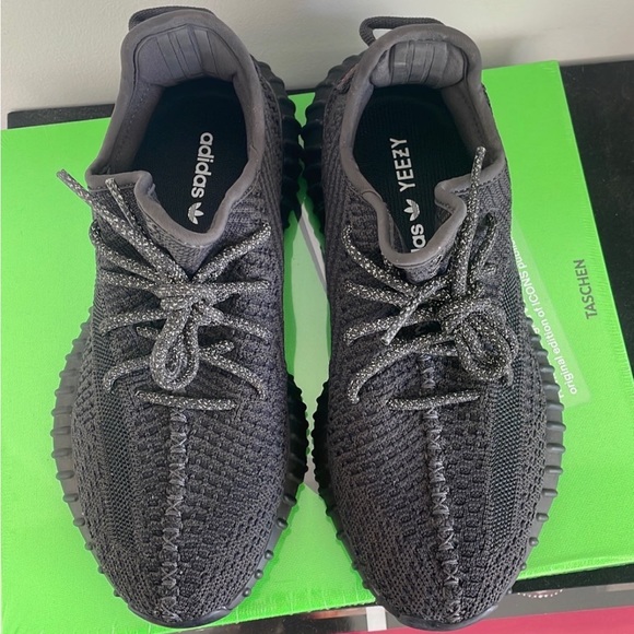 SOLD 🚫 Yeezy Boost 350 V2 Non Reflective Sneakers - Picture 3 of 15